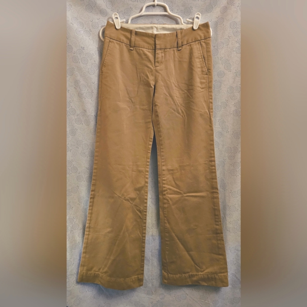 GAP Women's Wide-leg Khaki Pants ~ Size 2